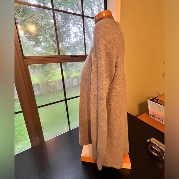 LOFT Light Gray Bell-Shaped Pullover Sweater Size Medium - Picture 3 of 15